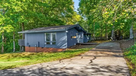 Exterior - 3517 Bentbrook Dr, High Point, NC 27265 photo 6 of 12