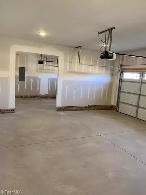 Entry Way - 203 Royal Pines Dr, Trinity, NC 27370 photo 6 of 6