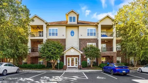 200 Lennox Dr #3A, Jamestown, NC 27282