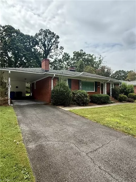 305 Wrenn Ave, Mount Airy, NC 27030