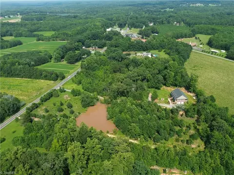 00 87, Reidsville, NC 27320