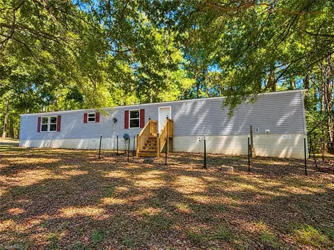 1393 John Ed Mabe Rd, Danbury, NC 27016
