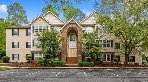 131 Ivy Glen Ct, Winston Salem, NC 27127