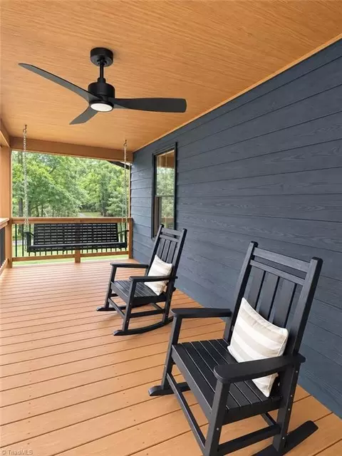 Exterior - 526 Hoover Mountain Rd, Purlear, NC 28665 photo 4 of 9