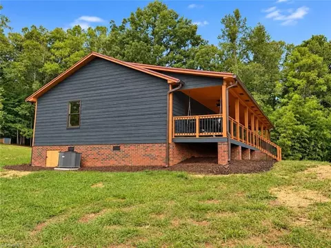 Exterior - 526 Hoover Mountain Rd, Purlear, NC 28665 photo 8 of 9