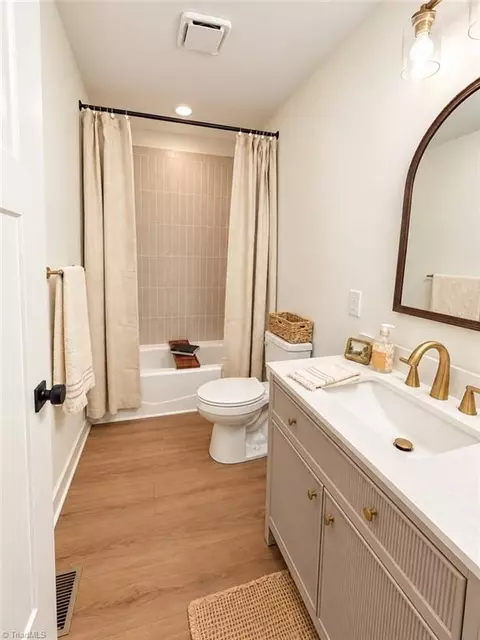 Bath - 526 Hoover Mountain Rd, Purlear, NC 28665 photo 3 of 3