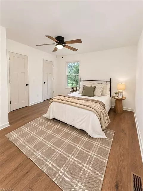 Bedroom - 526 Hoover Mountain Rd, Purlear, NC 28665 photo 1 of 5