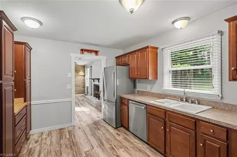 Entry Way - 809 Merriweather Dr, King, NC 27021 photo 2 of 2