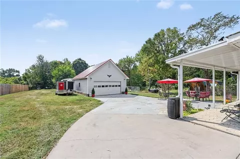 Exterior - 5883 Mendenhall Rd, Archdale, NC 27263 photo 2 of 7