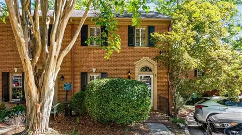 400 Fisher Park Cir #E, Greensboro, NC 27401