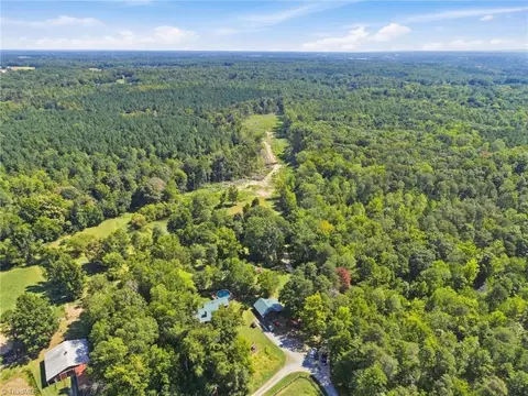 507 Birch Creek Rd, Mcleansville, NC 27301