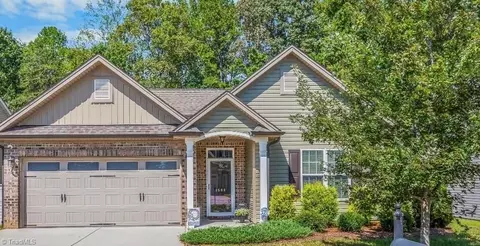 4508 River Gate Dr, Clemmons, NC 27012