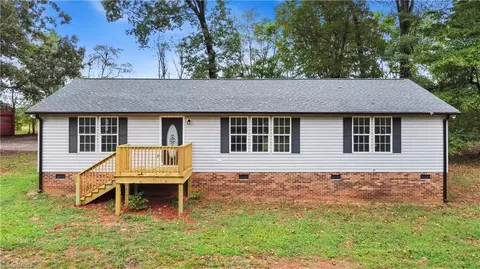 1030 Blue Dan Ln, Yadkinville, NC 27055