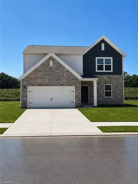 1026 Riverbank Dr, Kernersville, NC 27284