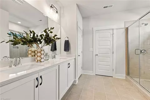 Entry Way - 5551 Rock Valley Dr, Trinity, NC 27370 photo 8 of 8