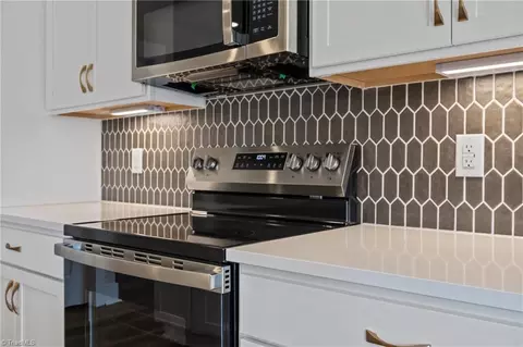 Kitchen - 5551 Rock Valley Dr, Trinity, NC 27370 photo 2 of 2