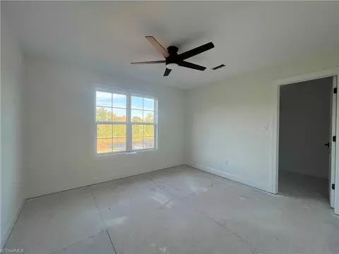 Bedroom - 306 Cool Run, Lexington, NC 27295 photo 3 of 5