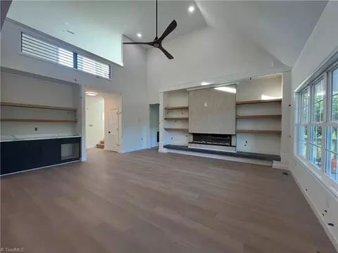Living - 306 Cool Run, Lexington, NC 27295 photo 2 of 5