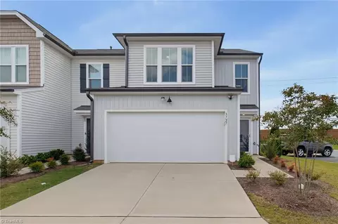 3727 Feltham Ln, Jamestown, NC 27282