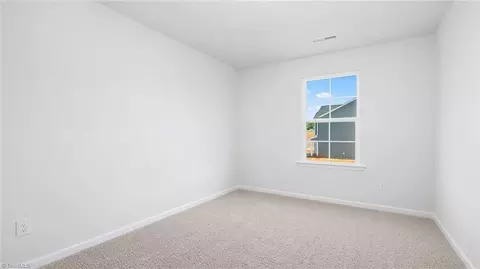 Bedroom - 618 Beechwood Cir, Thomasville, NC 27360 photo 1 of 14