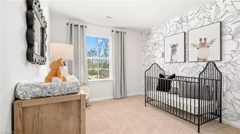 Bedroom - 618 Beechwood Cir, Thomasville, NC 27360 photo 10 of 14
