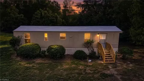 7412 Seldon Rd, Summerfield, NC 27358