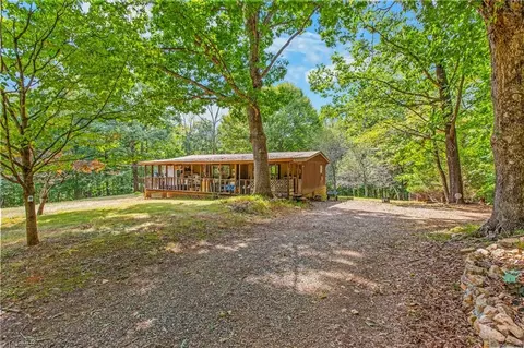 1315 Pebble Brook Rd, Sandy Ridge, NC 27046