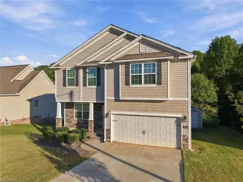 Exterior - 6692 Bellawood Dr, Trinity, NC 27370 photo 5 of 7