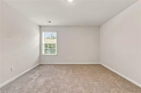 Bedroom - 6692 Bellawood Dr, Trinity, NC 27370 photo 2 of 6