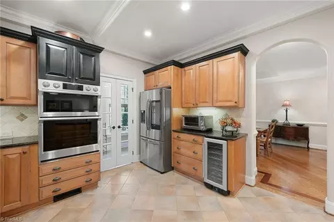 Kitchen - 122 Knicker Ln, Bermuda Run, NC 27006 photo 4 of 4
