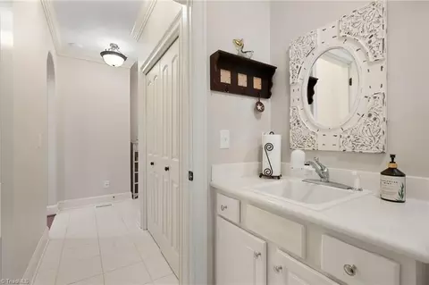 Entry Way - 122 Knicker Ln, Bermuda Run, NC 27006 photo 4 of 4