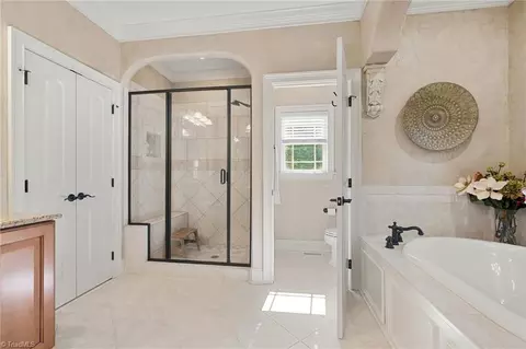 Bath - 122 Knicker Ln, Bermuda Run, NC 27006 photo 3 of 6