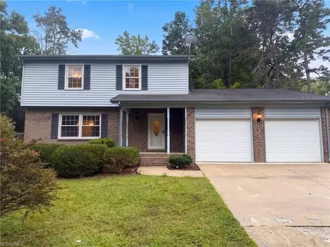 812 Pineburr Rd, Jamestown, NC 27282