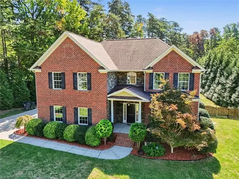 8919 Grove Park Dr, Oak Ridge, NC 27310