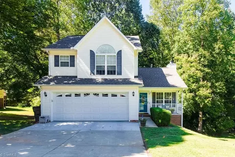 3693 Courtland Cir, Thomasville, NC 27360