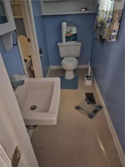 146 3rd St E, Denton, NC 27239 photo 9
