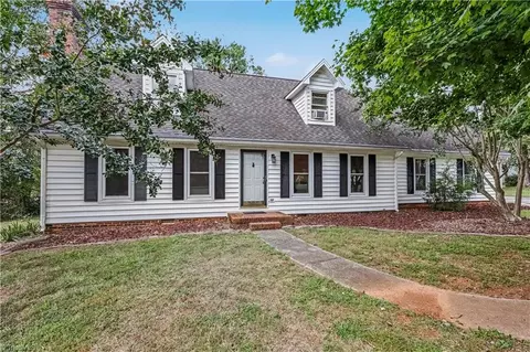 260 Overlook Dr, Advance, NC 27006
