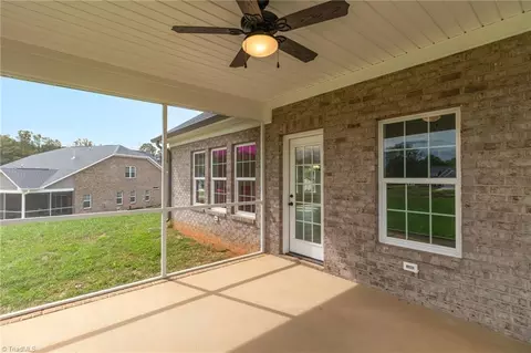 100 James Glen Ct, King, NC 27021 photo 2