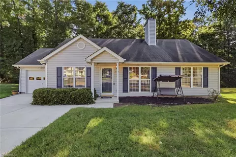 4413 Bear Ridge Ct, Greensboro, NC 27406