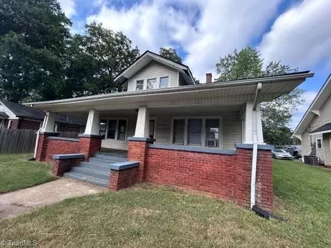439 SE 2nd Ave, Hickory, NC 28602
