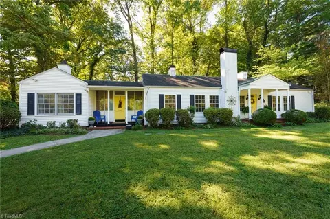 1101 Brookside Dr, Greensboro, NC 27408