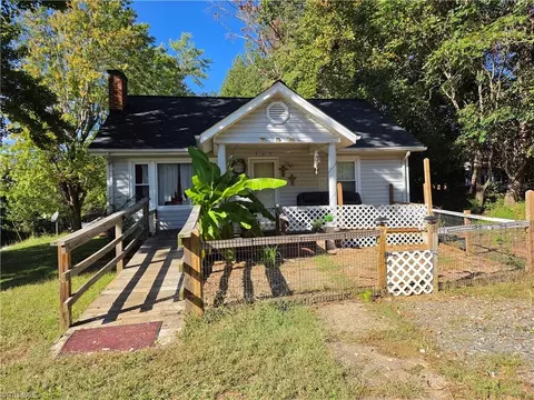 105 Keener Dr, North Wilkesboro, NC 28659