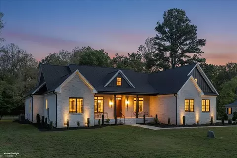 7618 Pemberley Dr, Oak Ridge, NC 27310