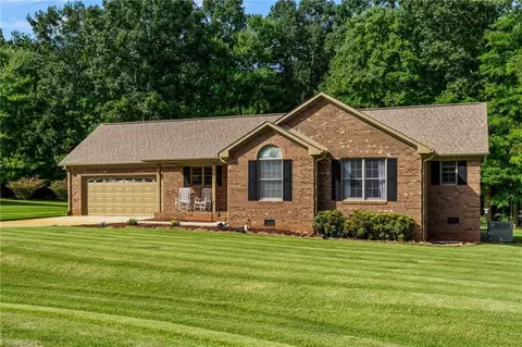 109 Victorian Ct, Randleman, NC 27317
