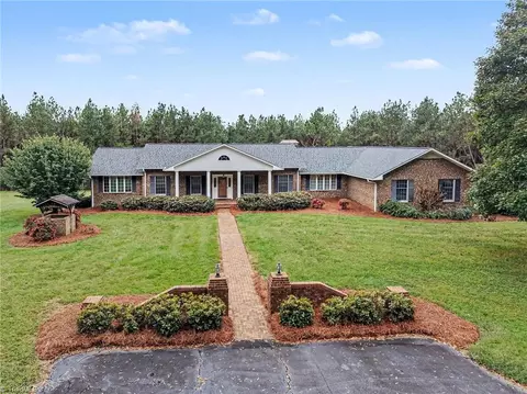 1812 Fred Hinshaw Rd, Yadkinville, NC 27055