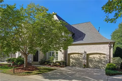 7 Chippers Ct, Greensboro, NC 27407