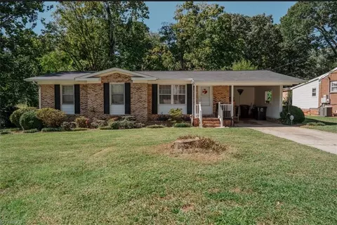 2304 Yow Rd, Greensboro, NC 27407
