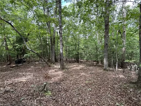 236 Sugar Loaf Rd, Troy, NC 27371