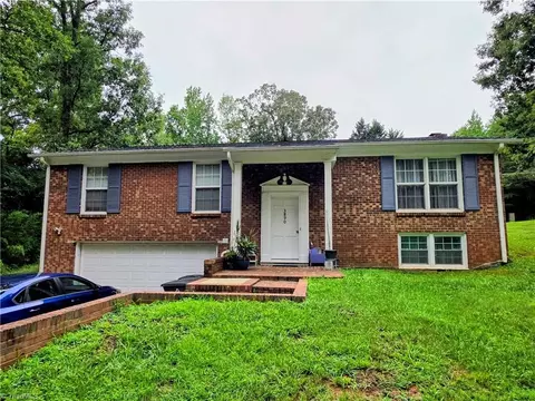 3890 Whitehaven Rd, Winston Salem, NC 27106
