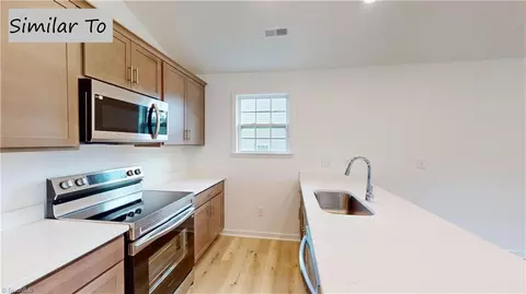 Entry Way - 6837 Maize Dr, High Point, NC 27265 photo 2 of 12